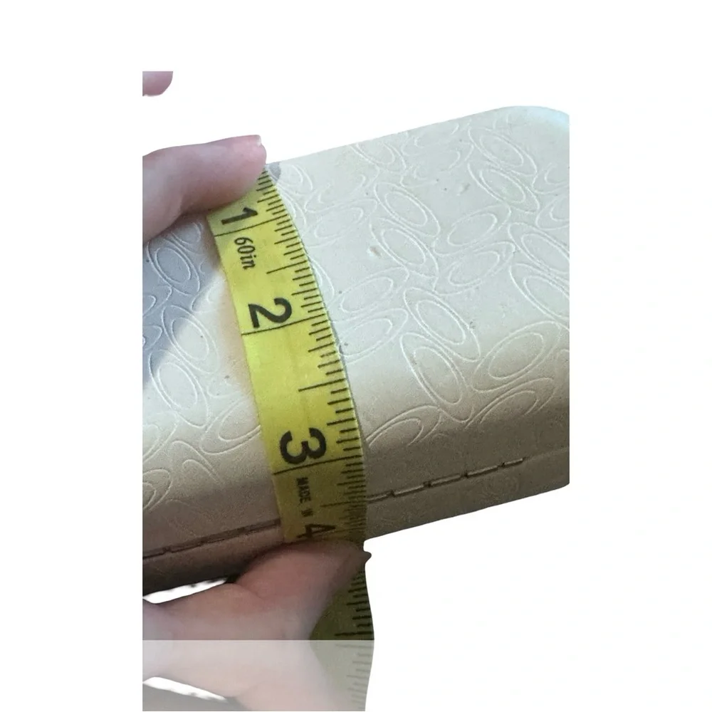 Oakley Cream Color Hardshell Glasses Case